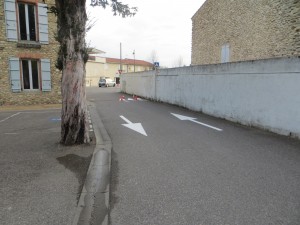 Marquage sur la place Adelin Moulis