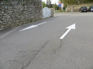 Marquage sur la place Adelin Moulis